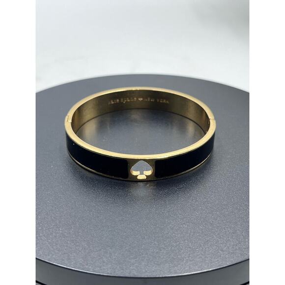 Kate Spade Hole Punch Spade Black Gold Cutout Spade Hinge Bangle - Picture 2 of 11